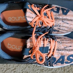 Adidas sneaker (vigor bounce)